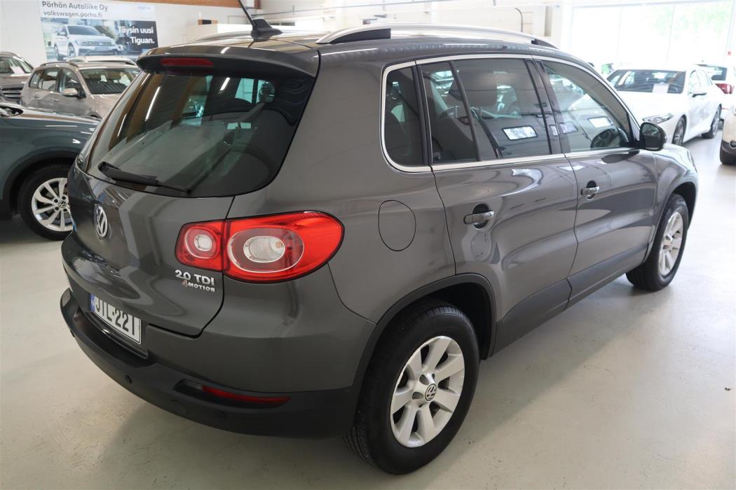 VOLKSWAGEN Tiguan 2011