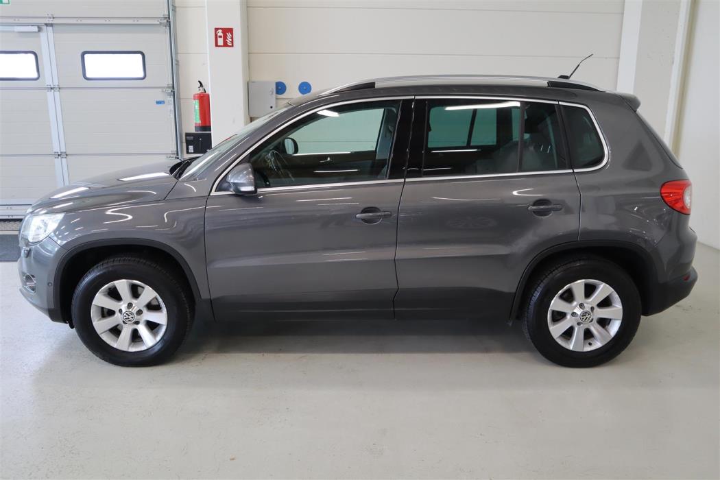 VOLKSWAGEN Tiguan 2011