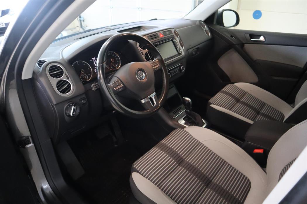VOLKSWAGEN Tiguan 2011