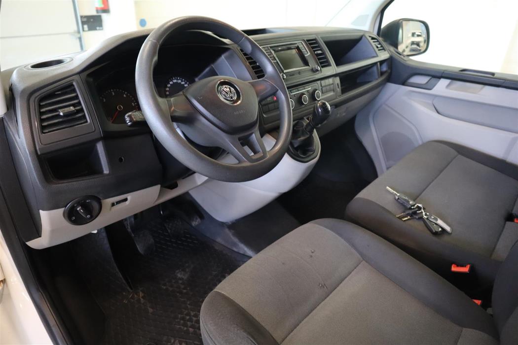 VOLKSWAGEN Transporter 2017