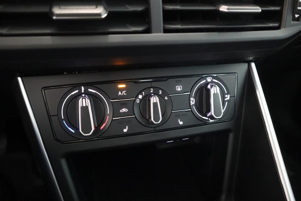 VOLKSWAGEN Polo 2023
