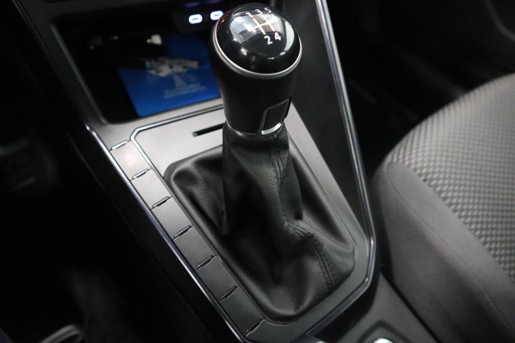 VOLKSWAGEN Polo 2021