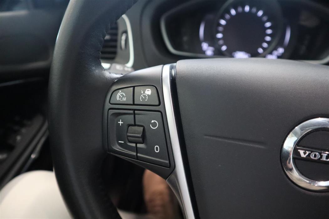 VOLVO V40 Cross Country 2018