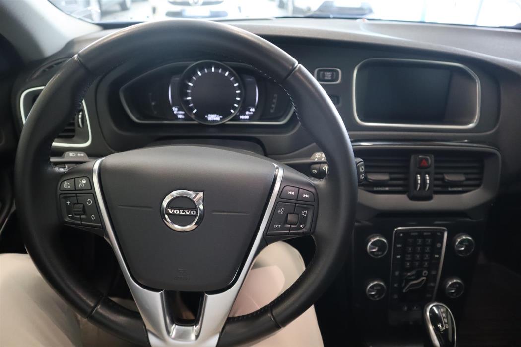 VOLVO V40 Cross Country 2018