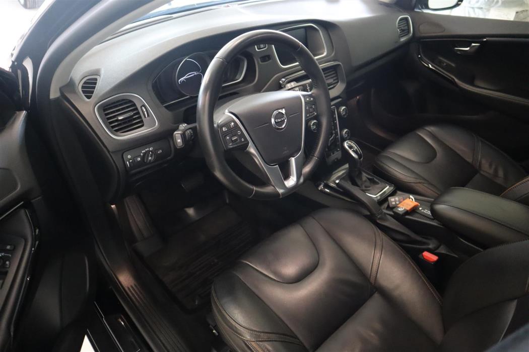 VOLVO V40 Cross Country 2018