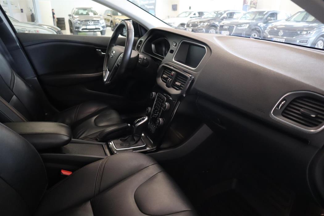 VOLVO V40 Cross Country 2018