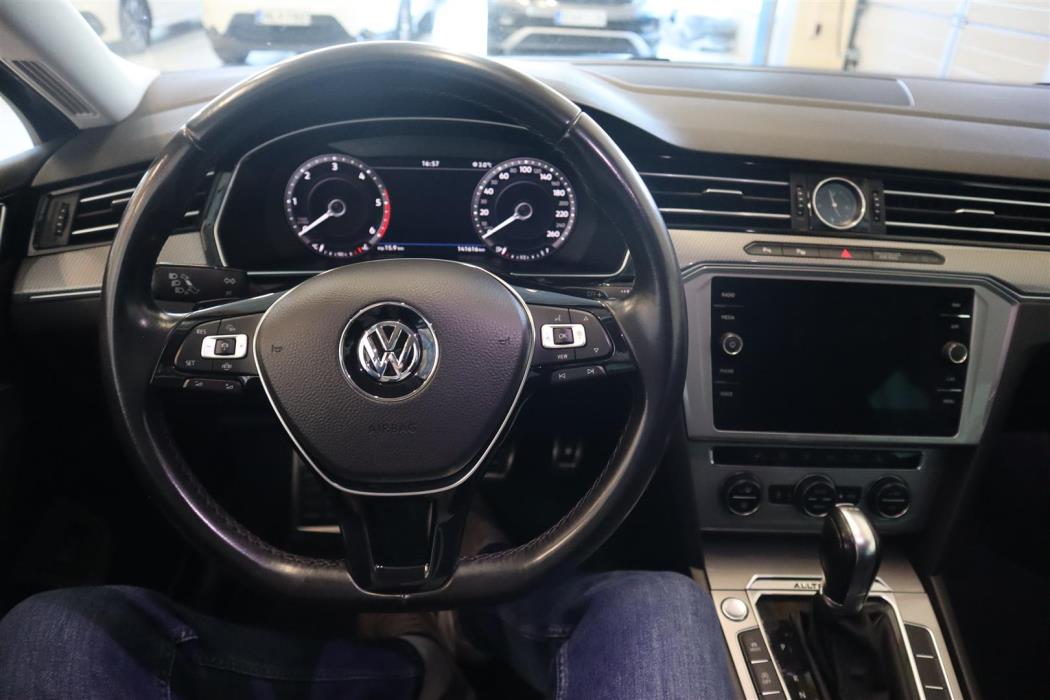 VOLKSWAGEN Passat 2019
