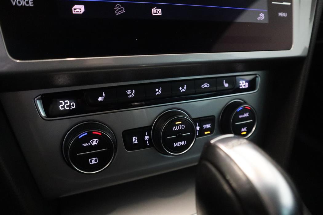 VOLKSWAGEN Passat 2019