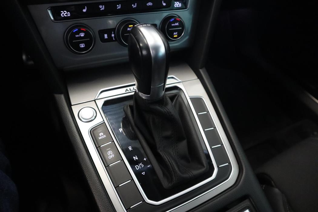 VOLKSWAGEN Passat 2019