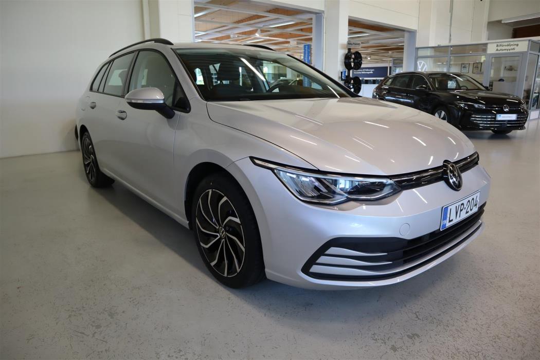 VOLKSWAGEN Golf 2024