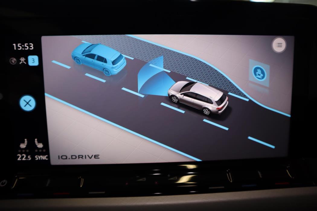 VOLKSWAGEN Golf 2024