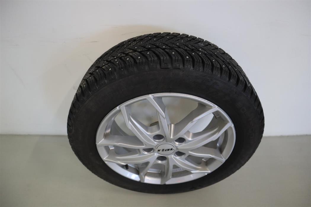 VOLKSWAGEN Golf 2024