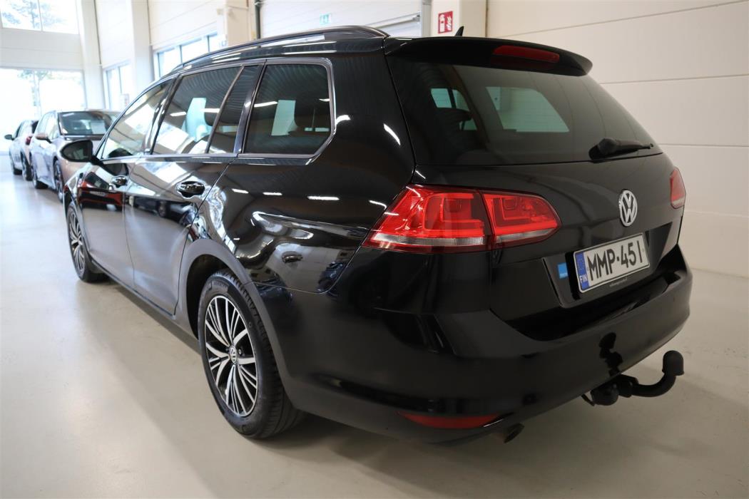 VOLKSWAGEN Golf 2016