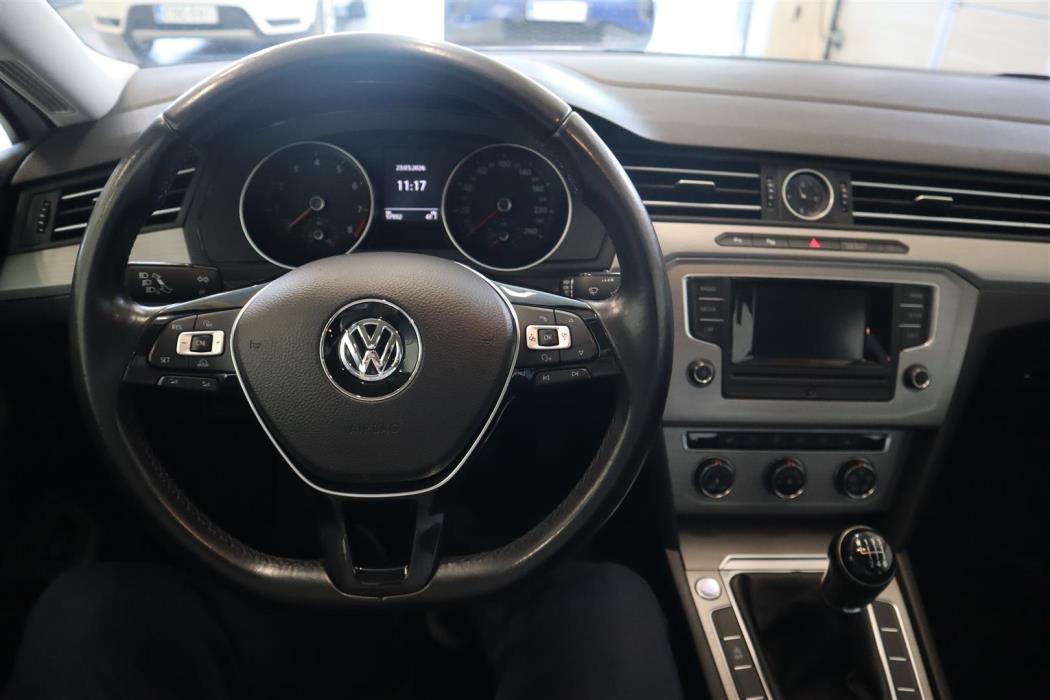 VOLKSWAGEN Passat 2016