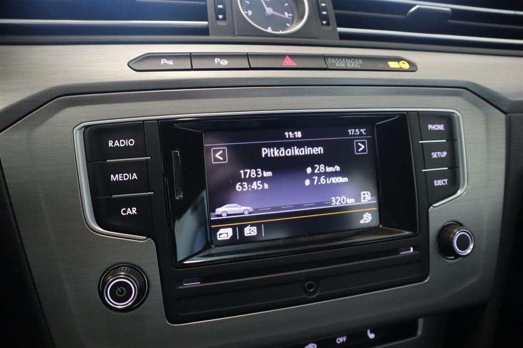 VOLKSWAGEN Passat 2016