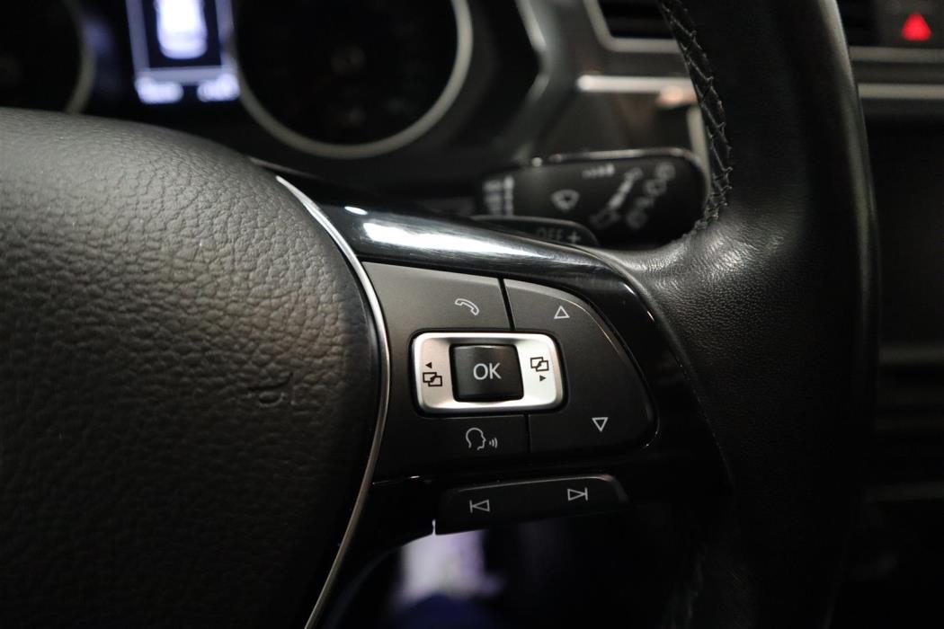 VOLKSWAGEN Tiguan 2016