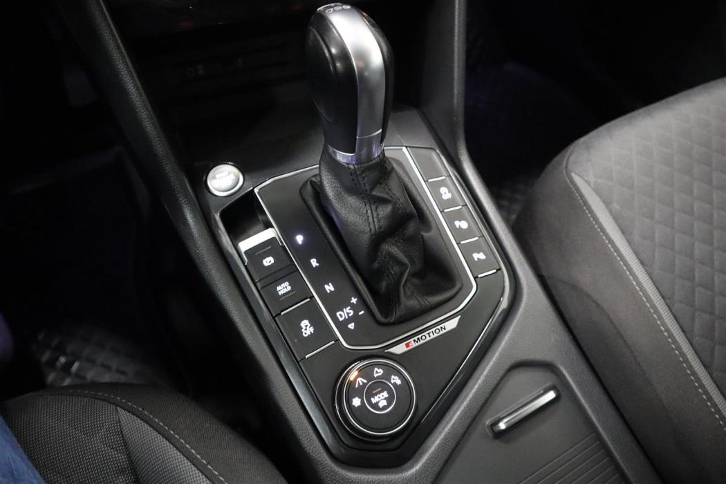 VOLKSWAGEN Tiguan 2016