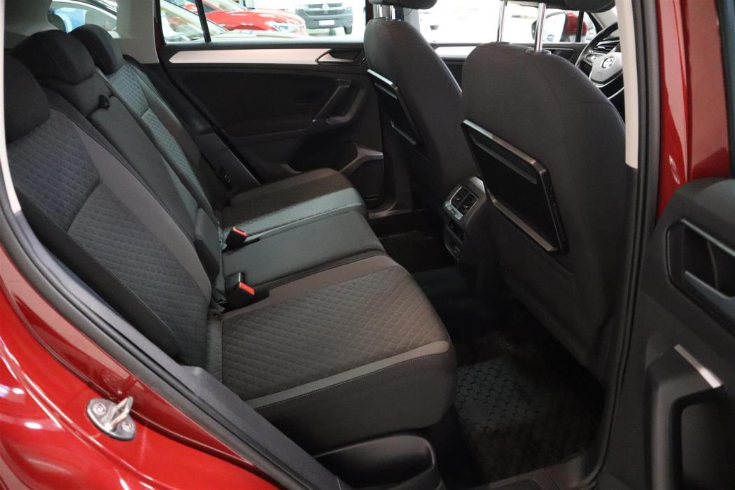 VOLKSWAGEN Tiguan 2016