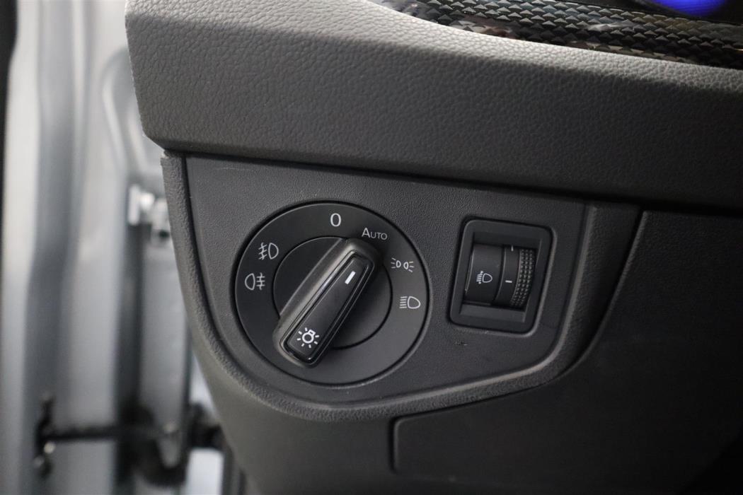 VOLKSWAGEN Polo 2023