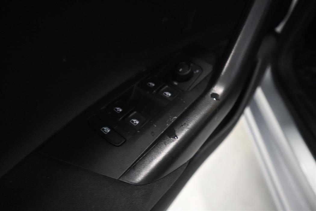 VOLKSWAGEN Polo 2023