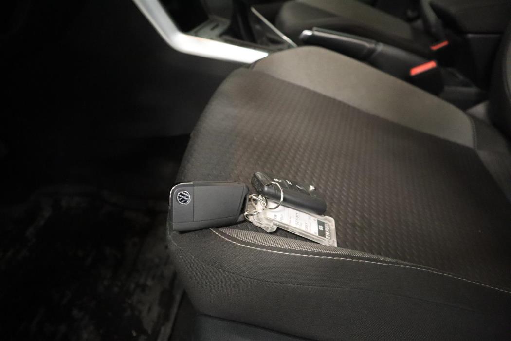 VOLKSWAGEN Polo 2023