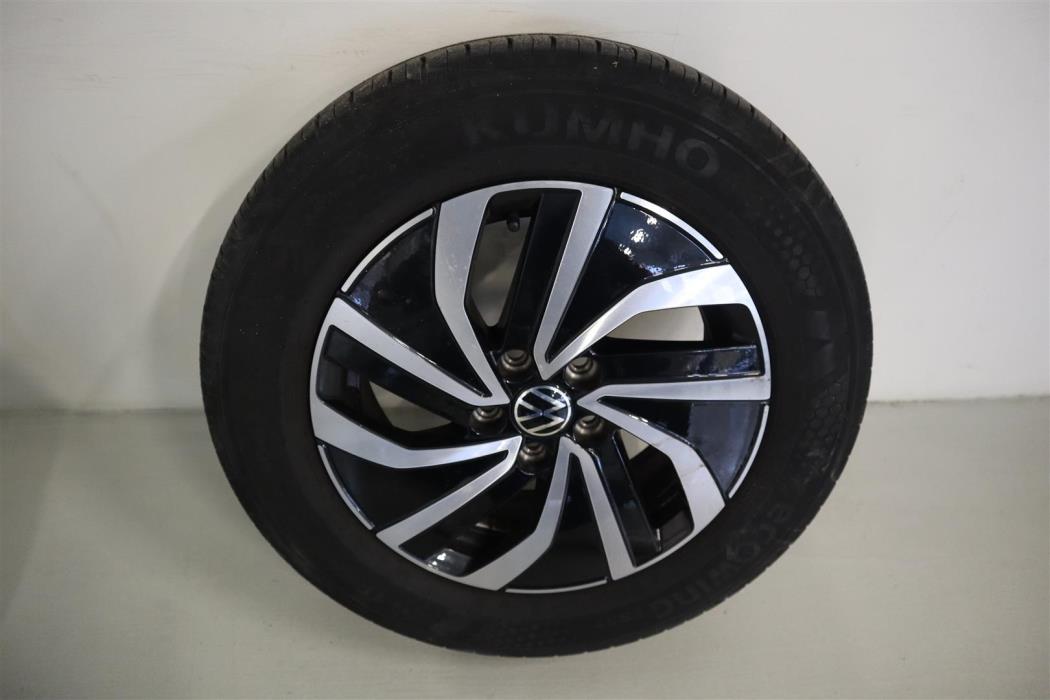 VOLKSWAGEN Polo 2023