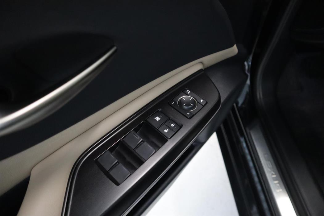 LEXUS ES 2020