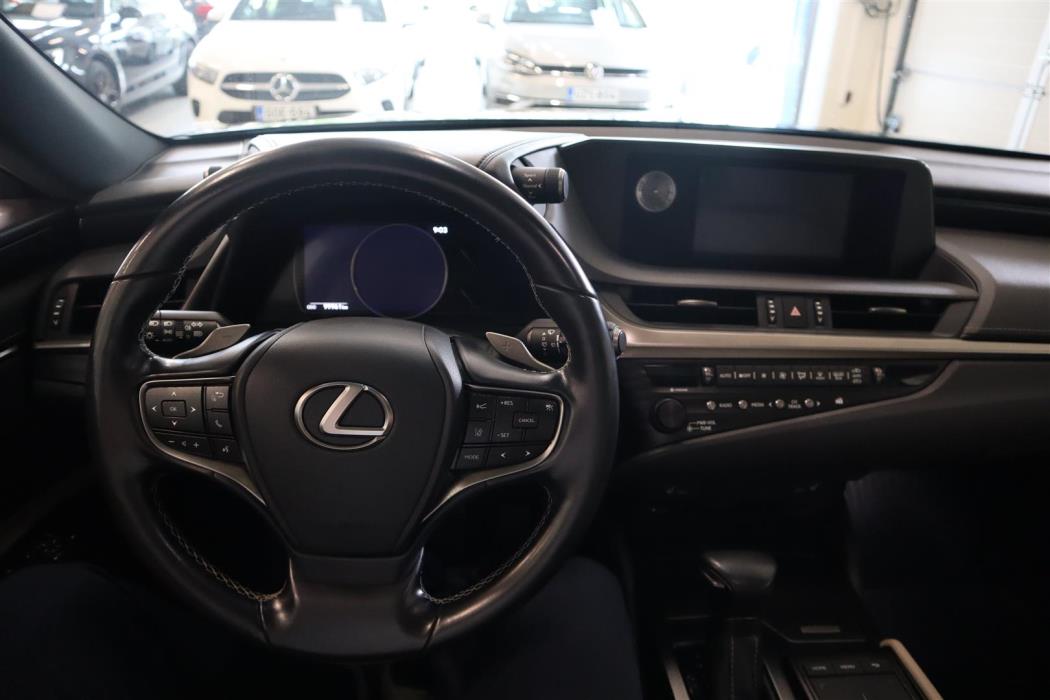 LEXUS ES 2020