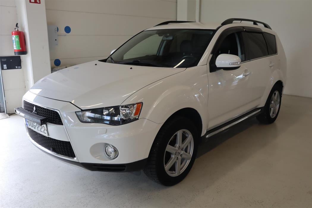 MITSUBISHI Outlander 2012