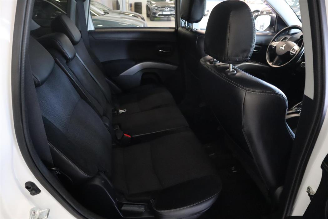 MITSUBISHI Outlander 2012