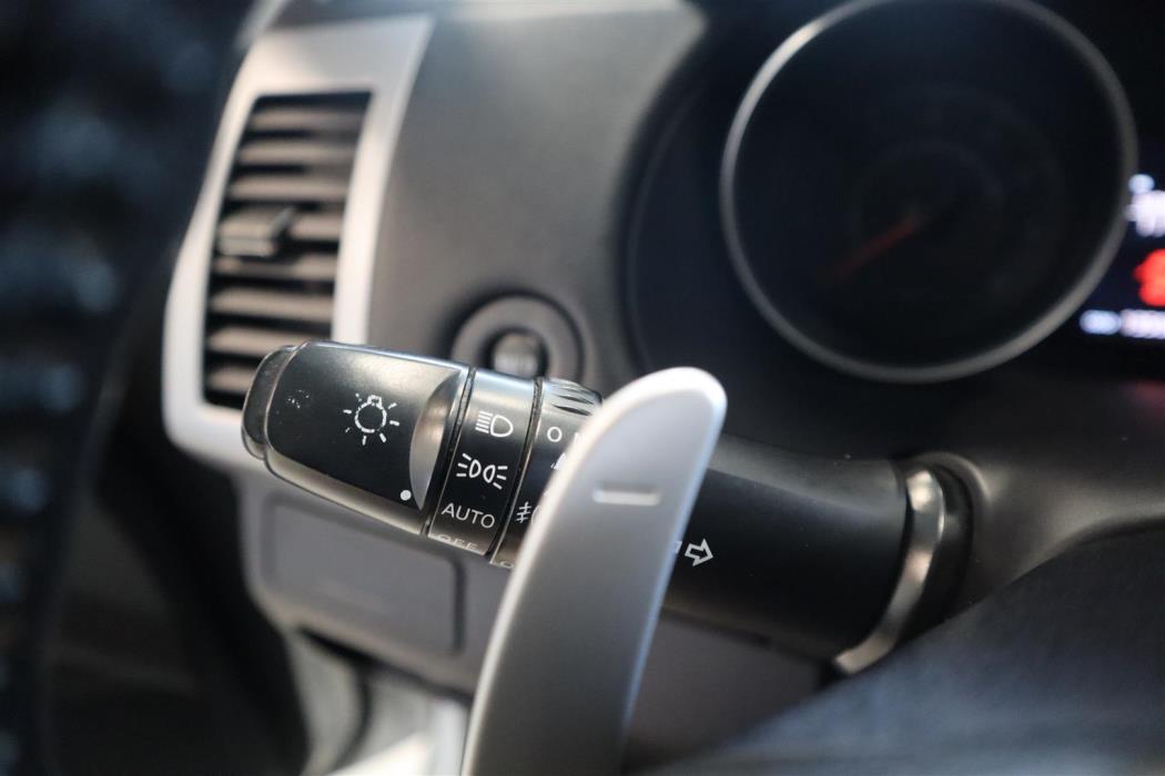 MITSUBISHI Outlander 2012