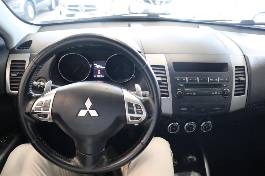 MITSUBISHI Outlander 2012