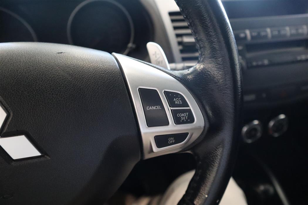 MITSUBISHI Outlander 2012