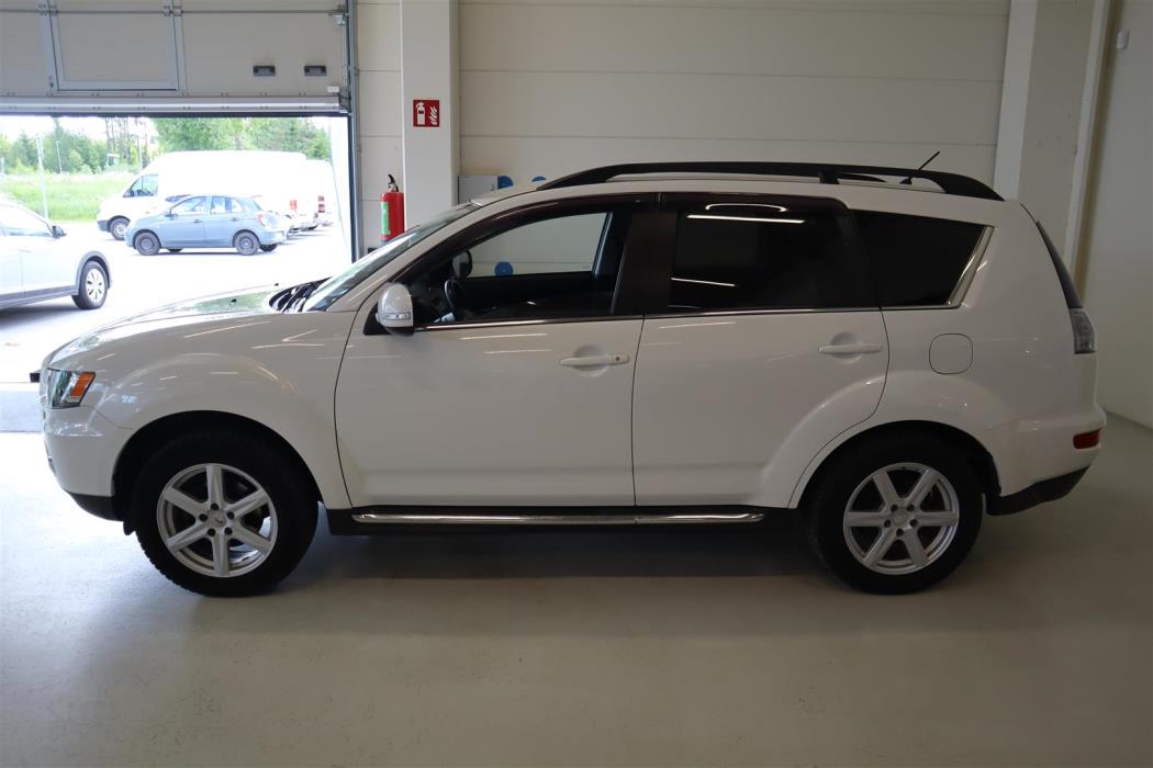 MITSUBISHI Outlander 2012
