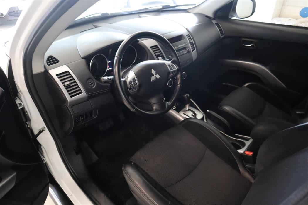 MITSUBISHI Outlander 2012