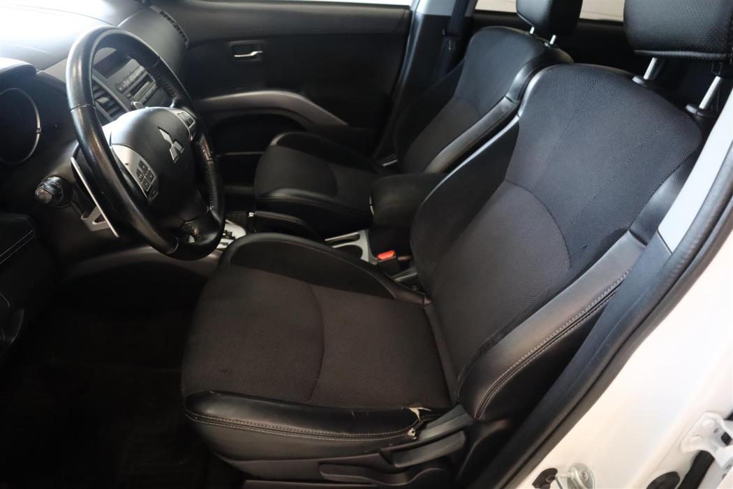 MITSUBISHI Outlander 2012