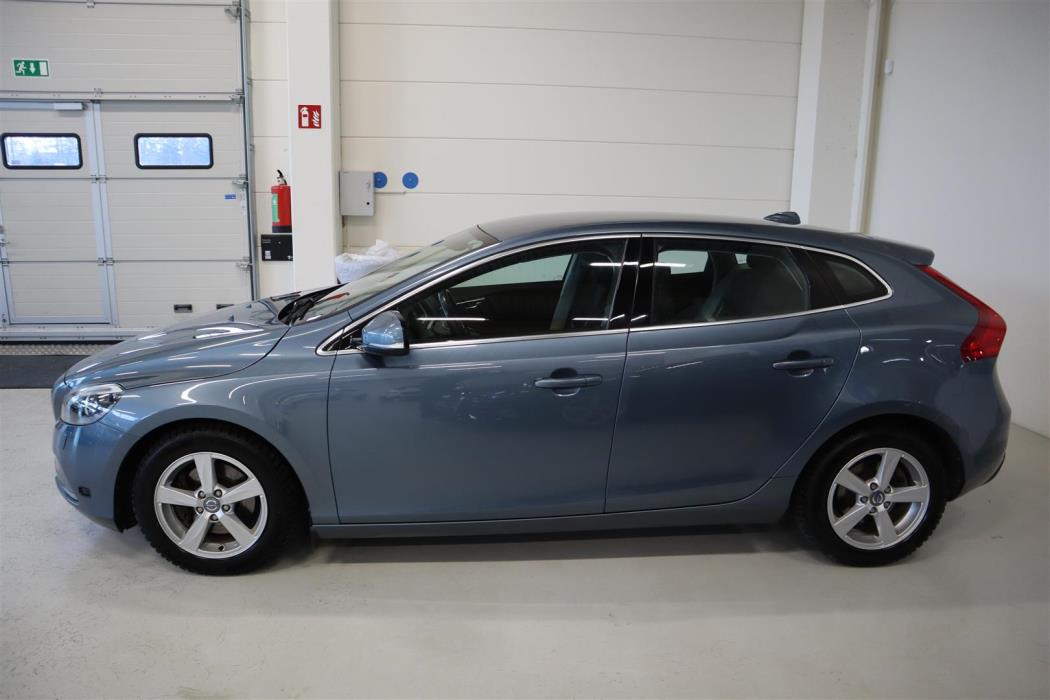 VOLVO V40 2014