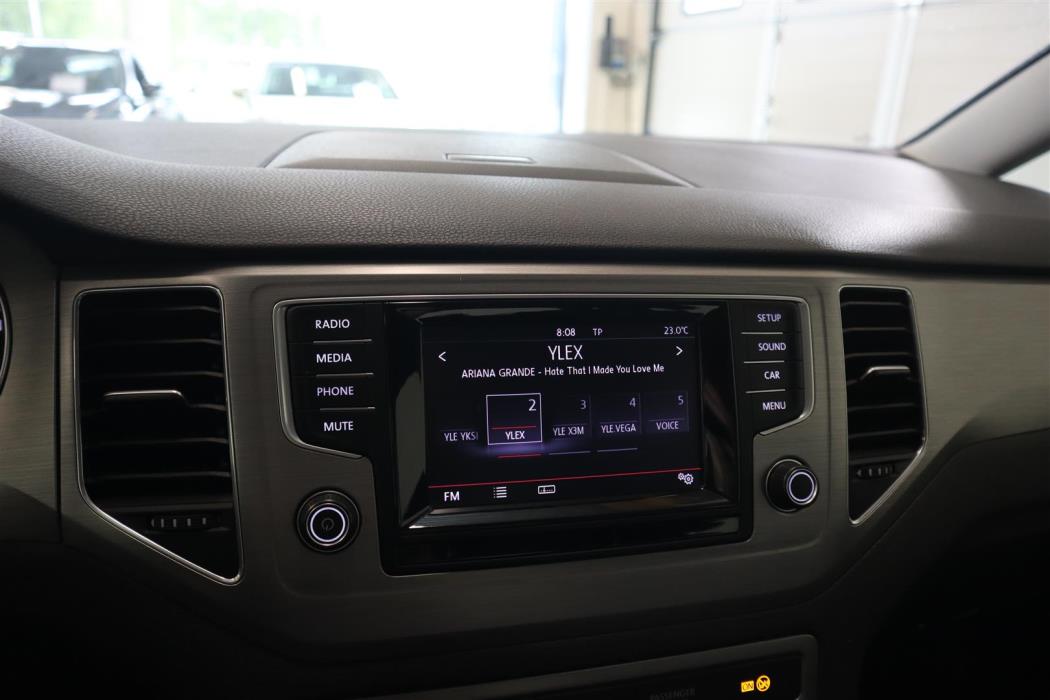 VOLKSWAGEN Golf Sportsvan 2015