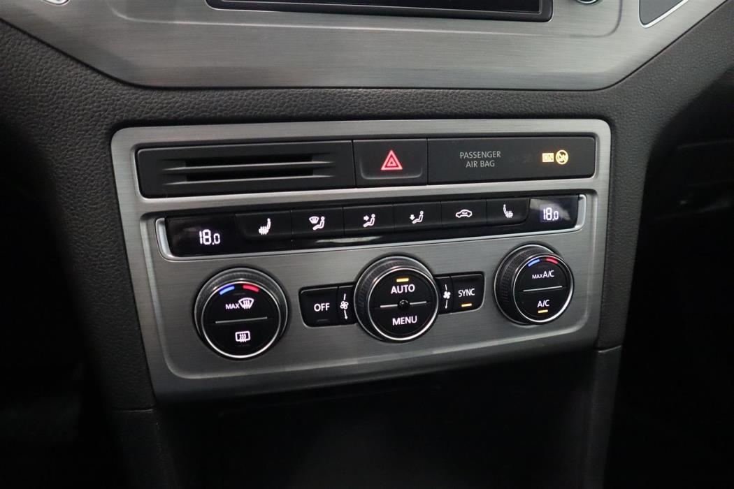 VOLKSWAGEN Golf Sportsvan 2015