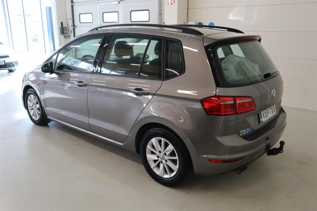 VOLKSWAGEN Golf Sportsvan 2015