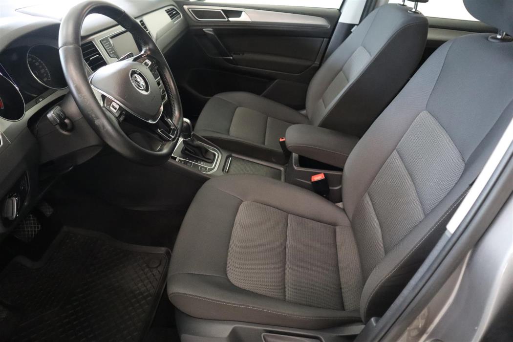 VOLKSWAGEN Golf Sportsvan 2015