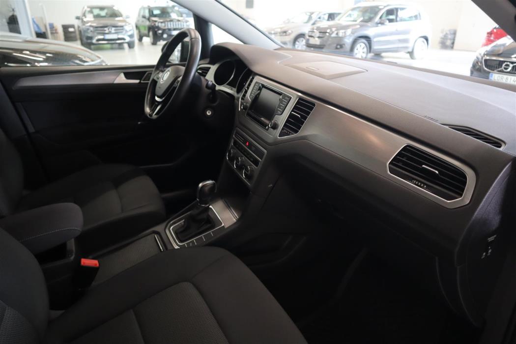 VOLKSWAGEN Golf Sportsvan 2015