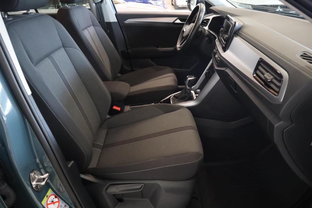 VOLKSWAGEN T-Roc 2024