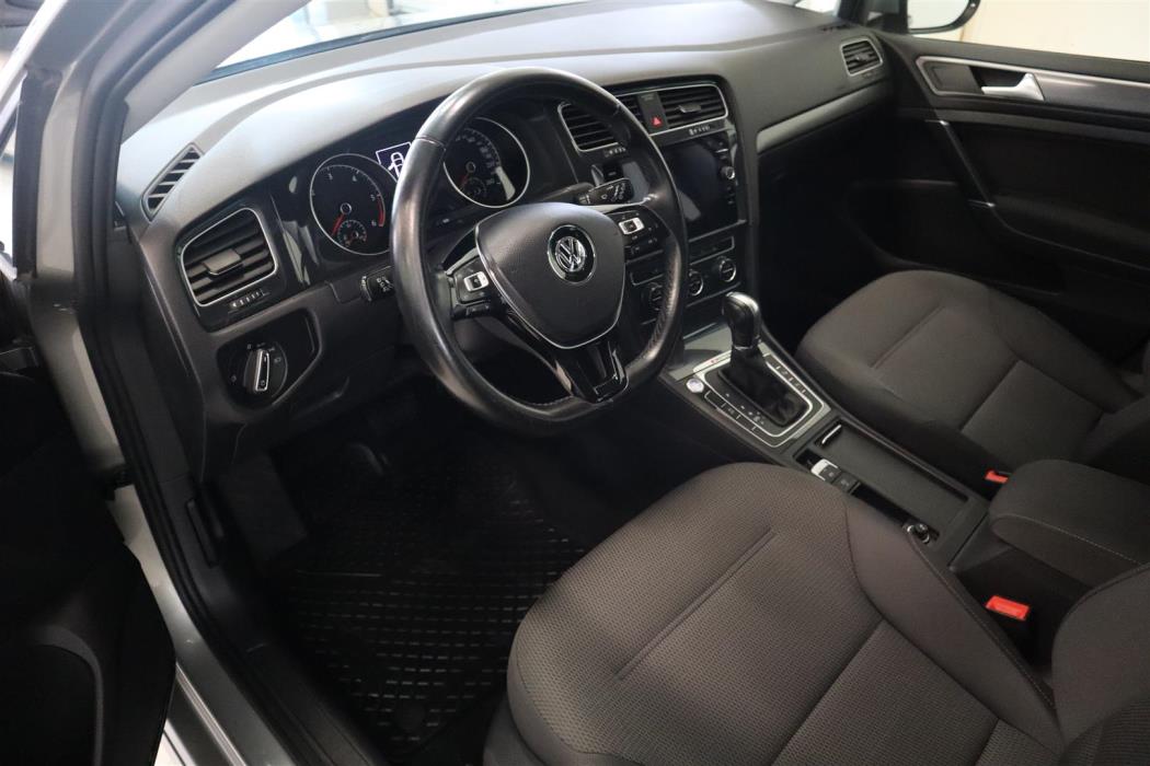 VOLKSWAGEN Golf 2019