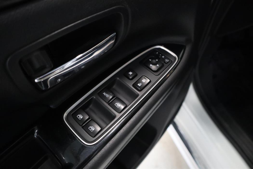 MITSUBISHI Outlander 2017