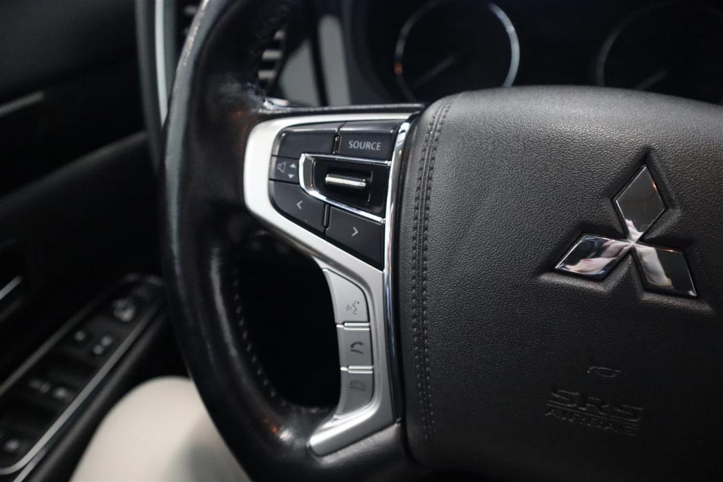 MITSUBISHI Outlander 2017