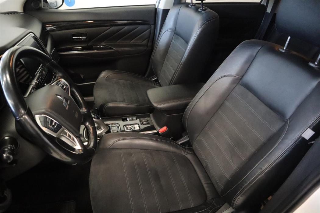 MITSUBISHI Outlander 2017