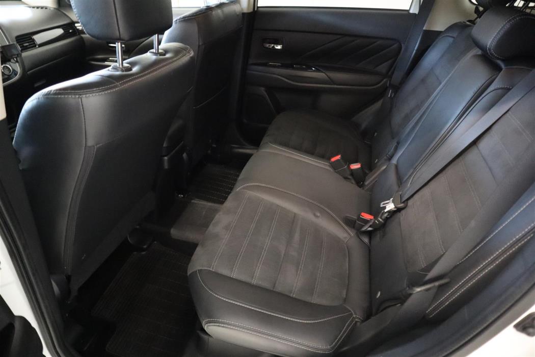 MITSUBISHI Outlander 2017