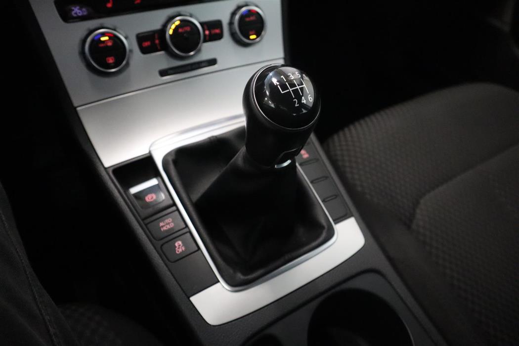 VOLKSWAGEN Passat 2014