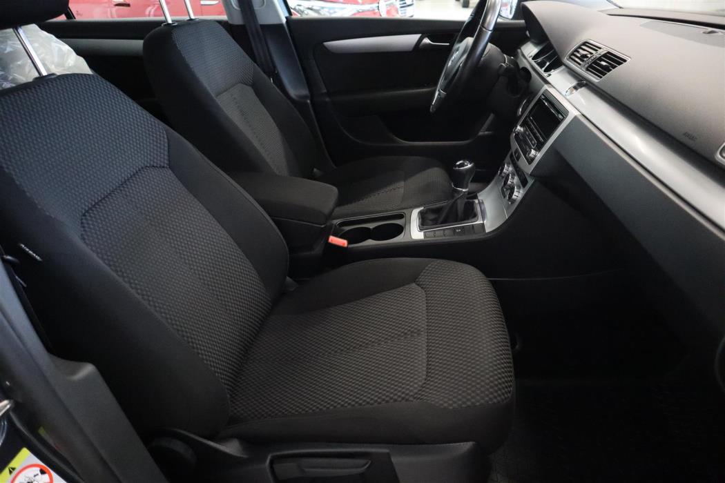 VOLKSWAGEN Passat 2014